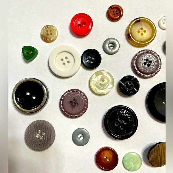 Vintage Buttons - 25 Pieces - Picture 7 of 11